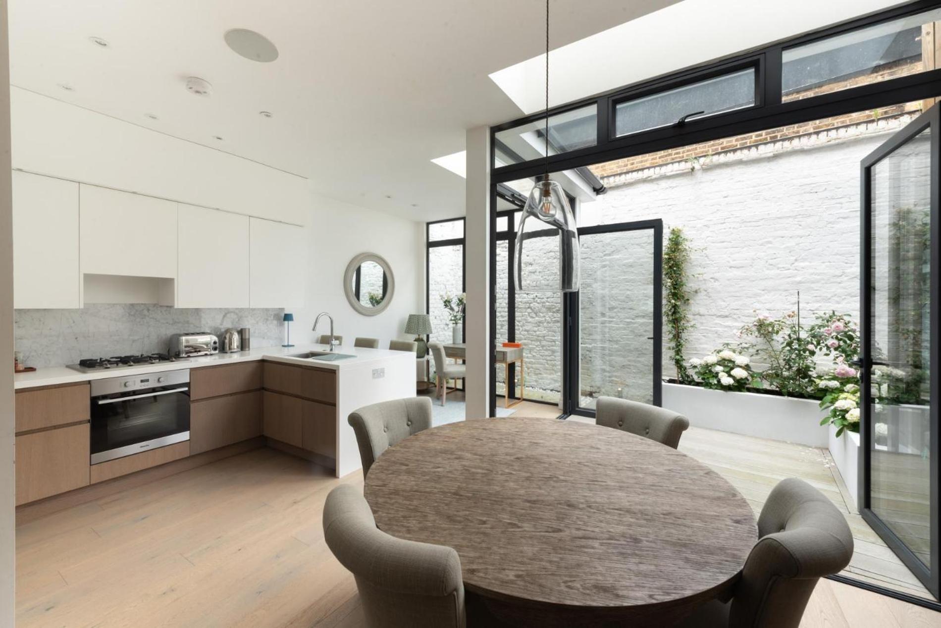 Vakantiehuis Sunny In Chelsea - Luxurious 3 Bedroom Chelsea