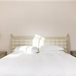 Sunny In Chelsea - Luxurious 3 Bedroom Chelsea Home